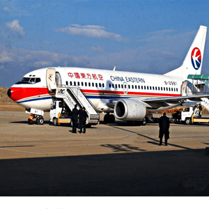 青山机场快递航空快运业稳步发展的原因是什么？